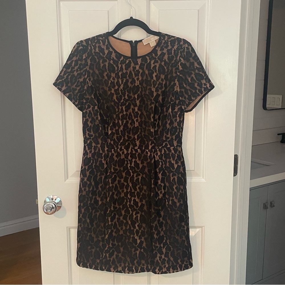 Michael Kors lace overlay shift dress with pockets!